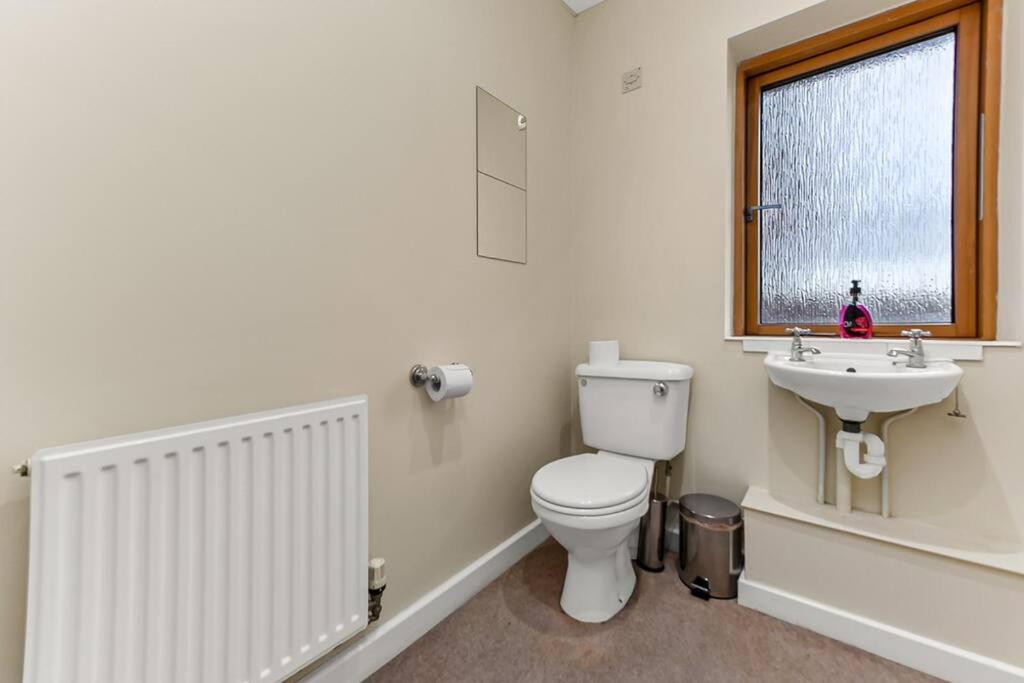 Large Group & Contractor Booking! Duplex W/Parking Milton Keynes Exterior foto